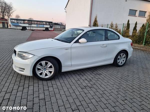 BMW Seria 1 120d Coupe - 4