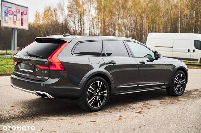 Volvo V90 Cross Country D4 AWD Geartronic Pro - 10