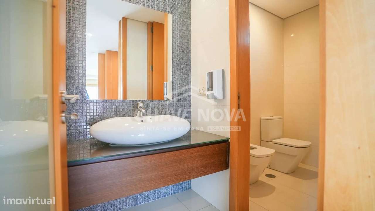 Moradia Geminada V4, situada em Pedroso,Carvalhos Vila Nova de Gaia.-9