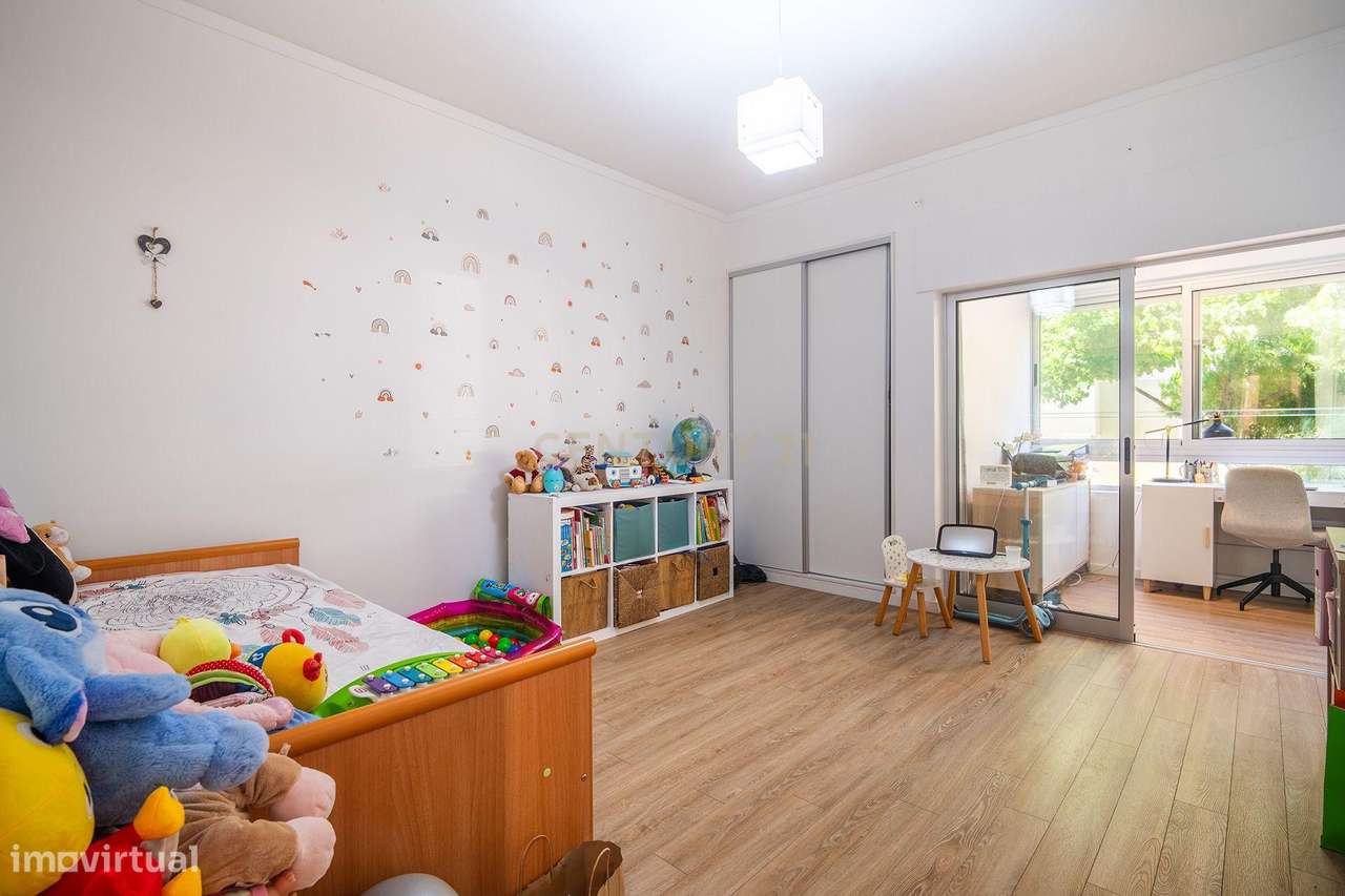 Apartamento Renovado T2 em Oeiras, ótimas áreas e com tudo perto de si-22