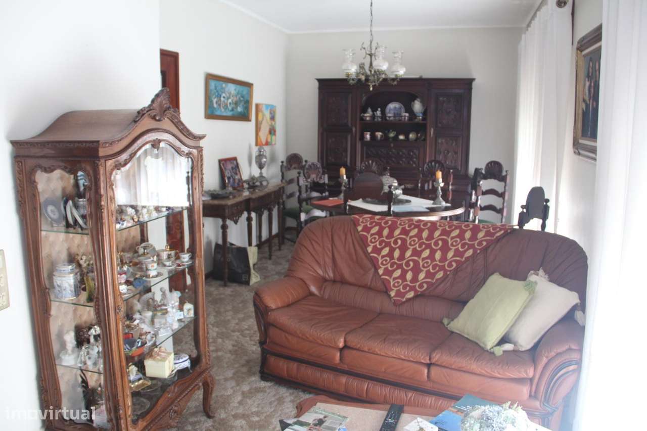 Moradia 4 Frentes lote com 980m2-57