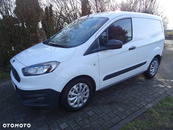 Ford Transit Courier - 1