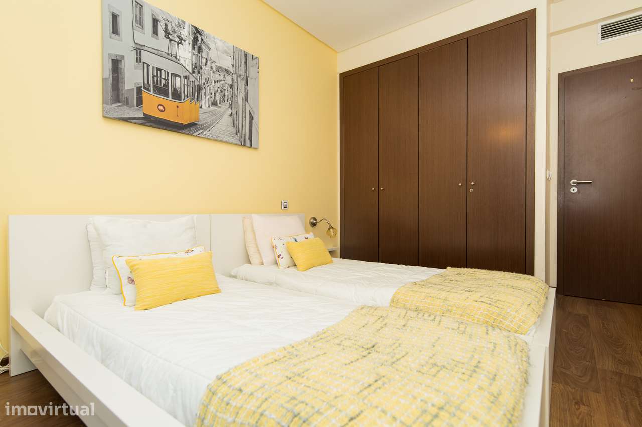 Apartamento T2 logradouro piscina vista mar e vila Sesimbra-38