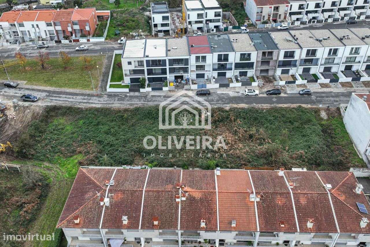 Lote de Terreno para moradia em banda em Soutelo, Vila Verde-9