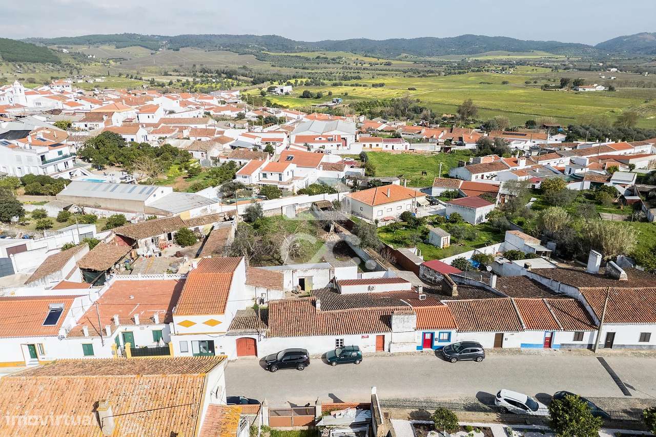 Moradia térrea c/ 311 m² de construção em lote de 1124 m² | Vila de Fr-58