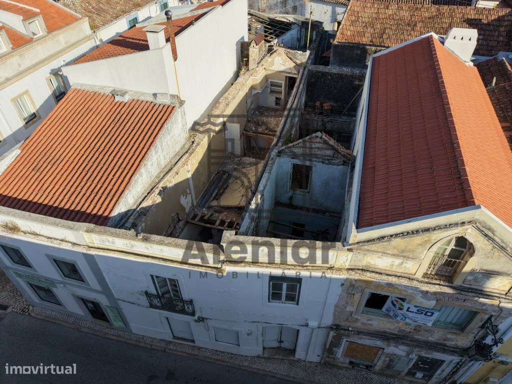 Prédio para remodelação no centro de Alenquer - Grande imagem: 5/18