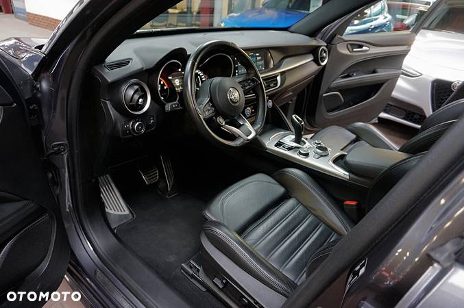 Alfa Romeo Stelvio 2.0 Turbo Veloce Q4 - 16