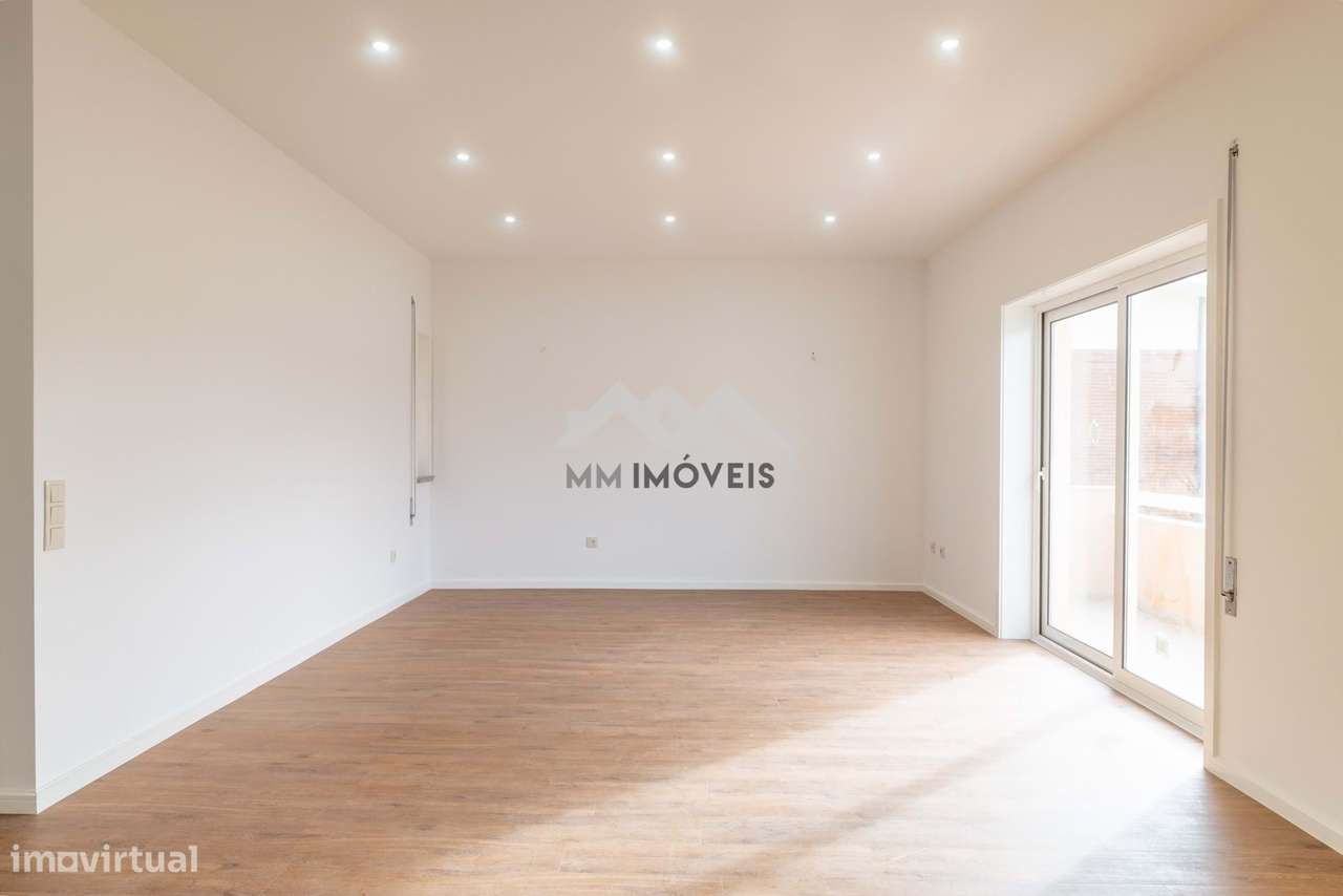 Apartamento T3 | Aguas Santas | Renovado | 3 Frentes | Varandas | Gara - Grande imagem: 3/53