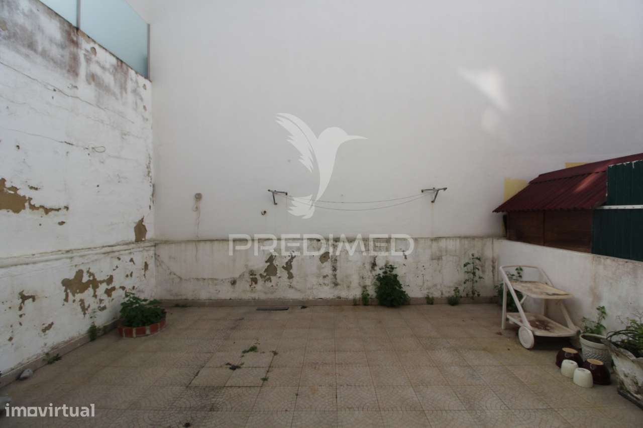 T1 adaptado a T2 com quintal em Alcochete - Grande imagem: 3/9