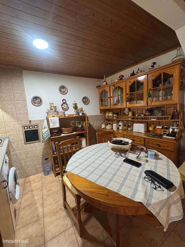 Moradia T6 com quintal e palheiro em Monforte da Beira — Espaço, charm-17