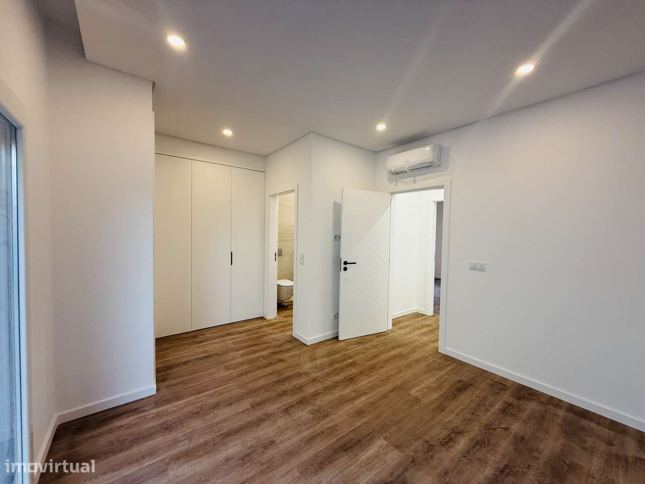 Moradia T4 térrea Fernão Ferro Pinhal do General-17