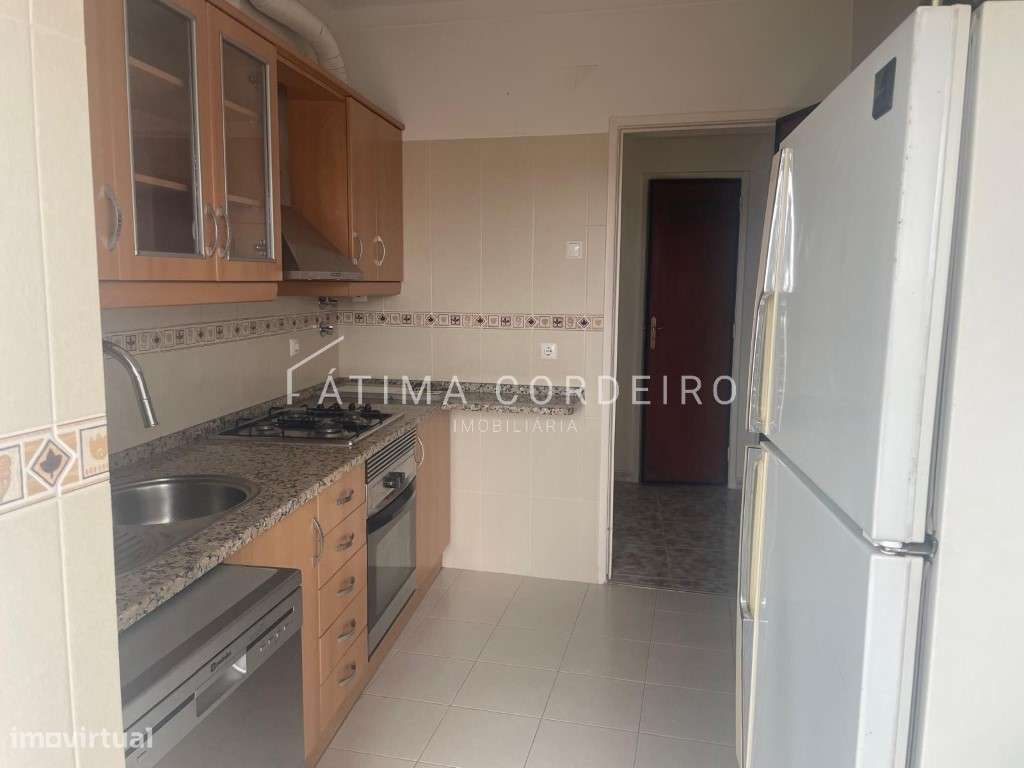 Apartamento T2 com terraço Praça Gil Vicente - Grande imagem: 2/14