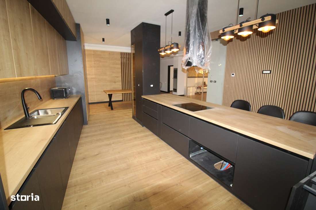 Vând imobil cu spații comerciale/apartamente D+P+3E în Hunedoara...-7