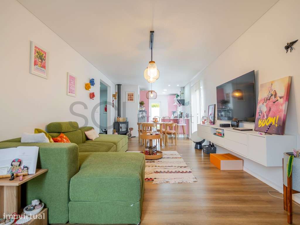 Moradia T3 com piscina nas Quintinhas, Charneca da Caparica. Estilo...-25