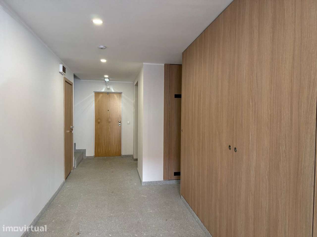 T2+1 novo c/ varanda p/ arrendar no Campo Alegre - Grande imagem: 5/40