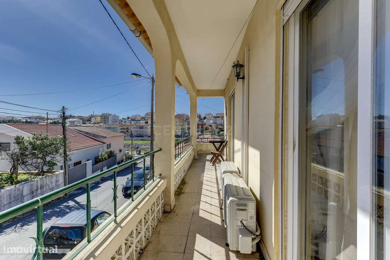 Moradia T4 no Estoril com Garagem e arrecadação - Grande imagem: 4/31