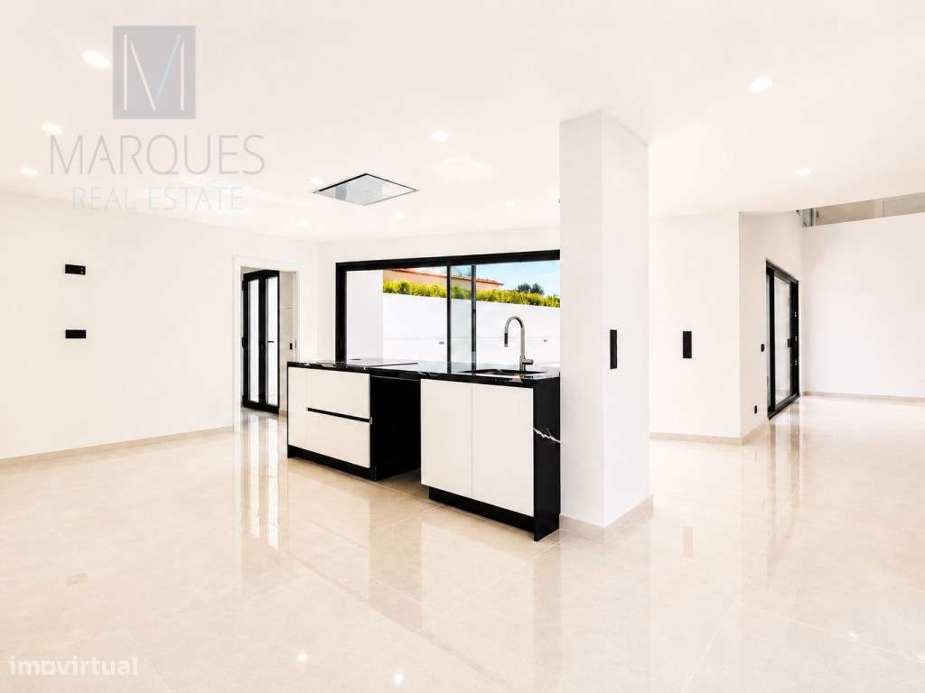 Moradia Isolada T4 com 3 Suites, Jardim e Piscina na Verdizela-12