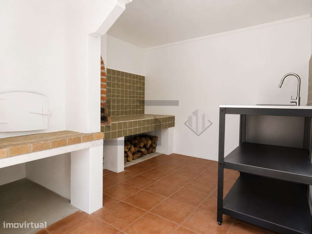 Moradia T4 em Banda totalmente Renovada com Garagem, para Venda na ...-48