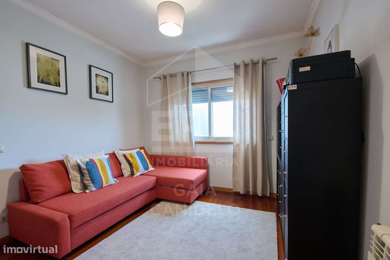 Apartamento T2 em Lavra, a poucos metros da praia-8