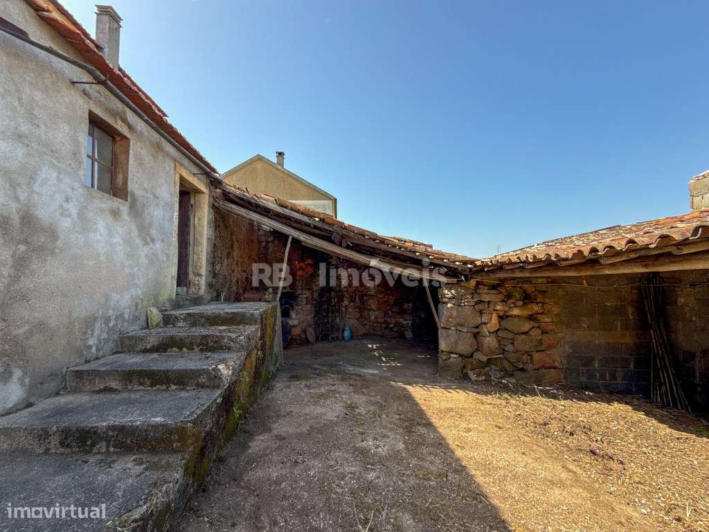 2 Moradias p/ Recuperar c/ Terreno - em Chãos, Ferreira do Zêzere-57