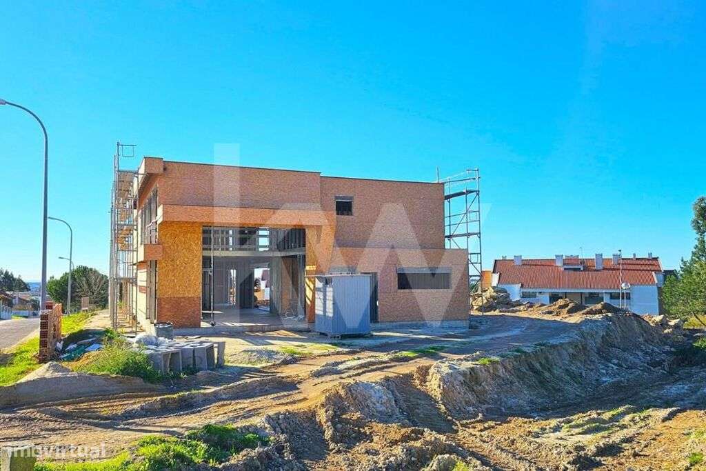 VENDA  -  MORADIA ISOLADA  -  384 M2 ABC -  BELAS  SERRA CASAL DE CAMB - Grande imagem: 4/32