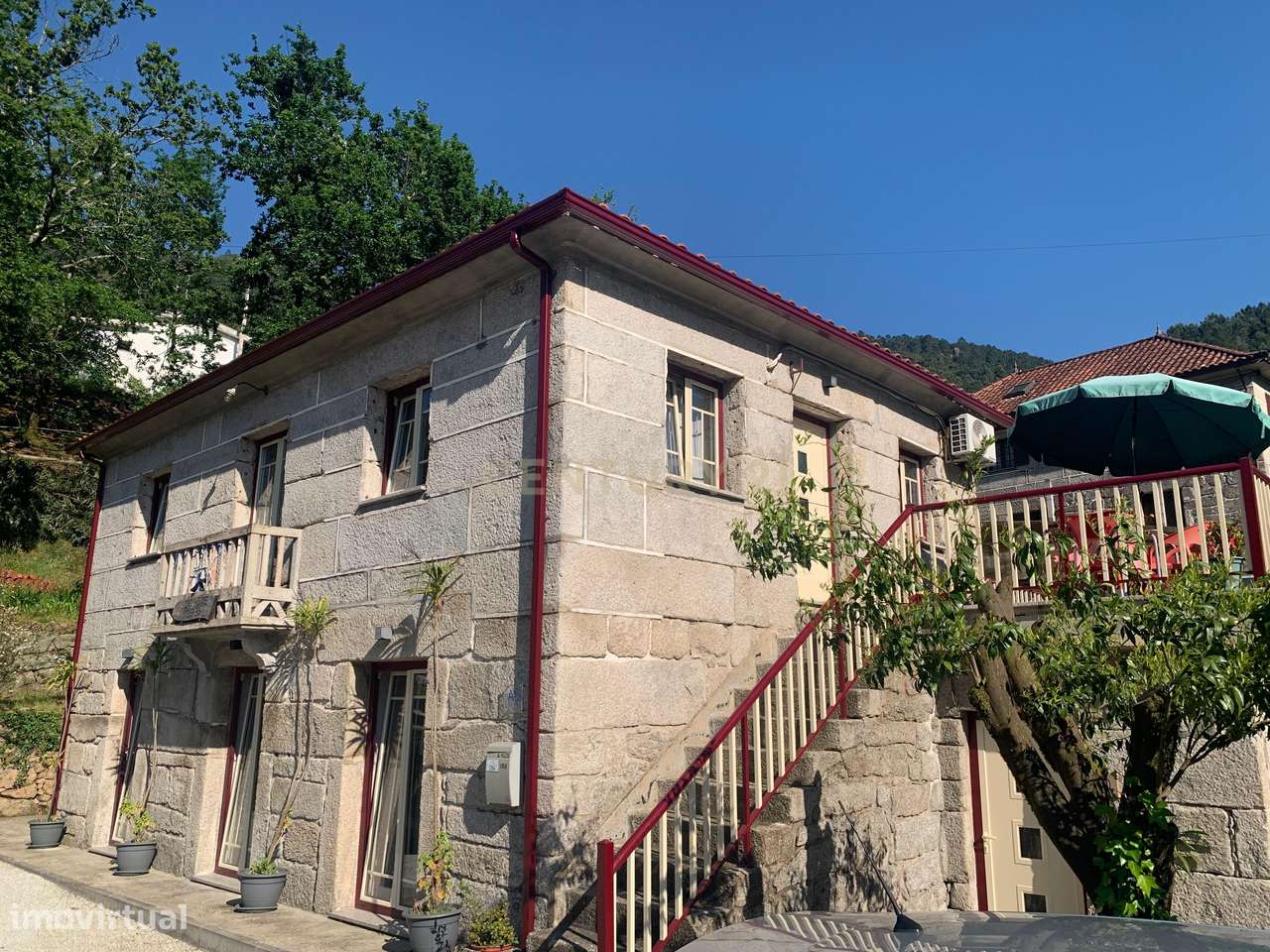 Magnífica Casa com 3 Apartamentos na Vila do Gerês - Grande imagem: 4/38