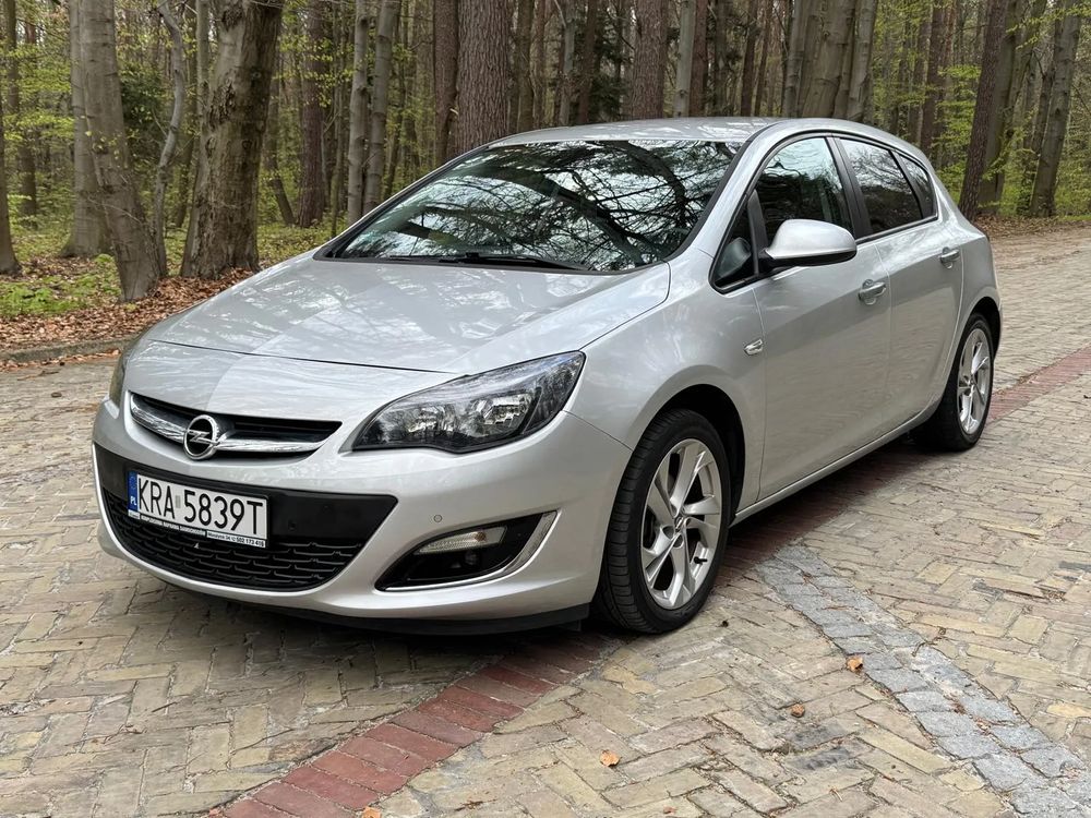 Opel Astra J 2013