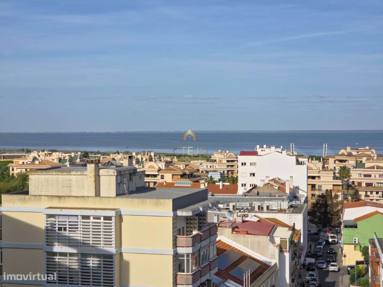 Apartamento T3 com Vista Rio em Sacavém-11