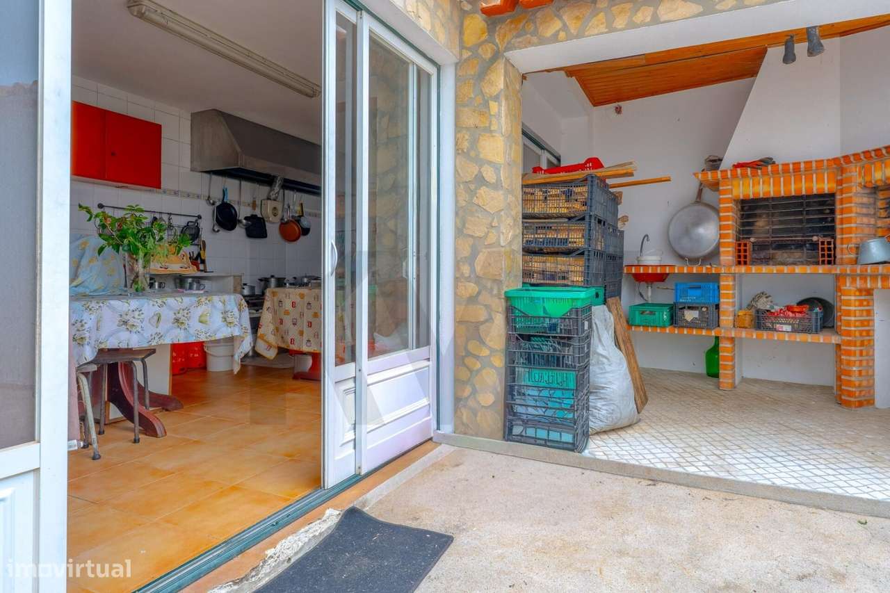 Moradia T3+2 com Piscina, Ginásio, Jardim e Garagem 200 m2-13