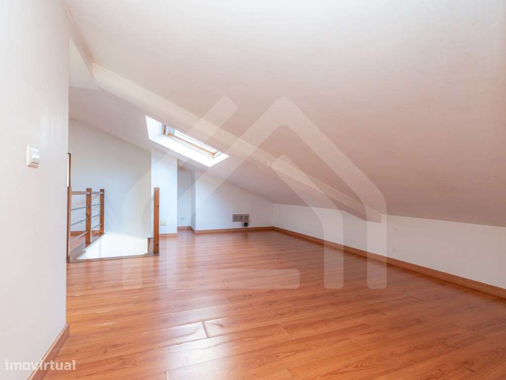 Apartamento T2 com sótão | Ceira-24