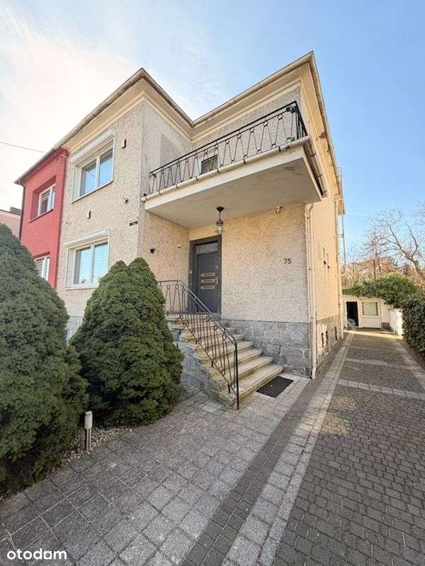 Dom Po Remoncie Z Dużym Ogrodem