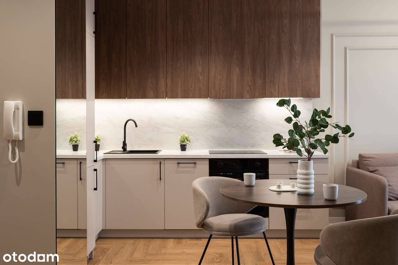 Apartament na Nowym Mieście -2 duże pokoje z garderobą  ABSOLUTNIE TOP - Pełny obrazek: 2/20