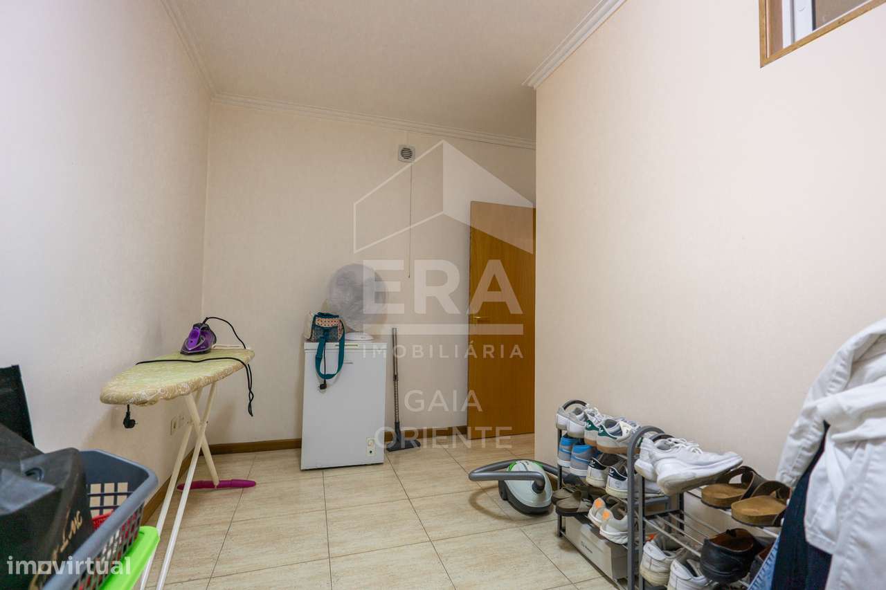 Apartamento T2+1 com Garagem em Grijó-20