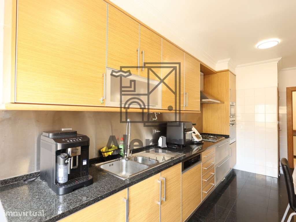 T2 no Carregado - Condominio Fechado-8