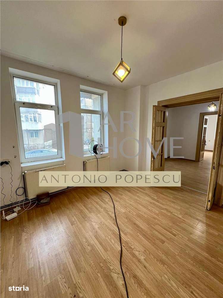 Vanzare casa D+P+M in Urlati, zona centrala. - Imagine principală: 4/15