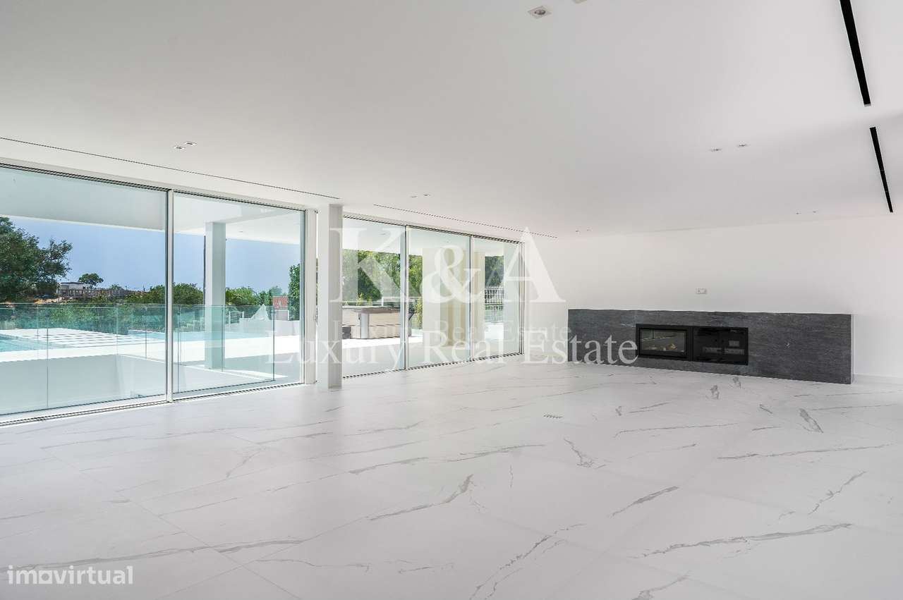 Moradia V6 contemporânea com vistas panorâmicas no Triângulo Dourado,-12