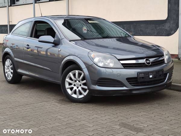 Opel Astra III GTC 1.9 CDTI Cosmo - 9