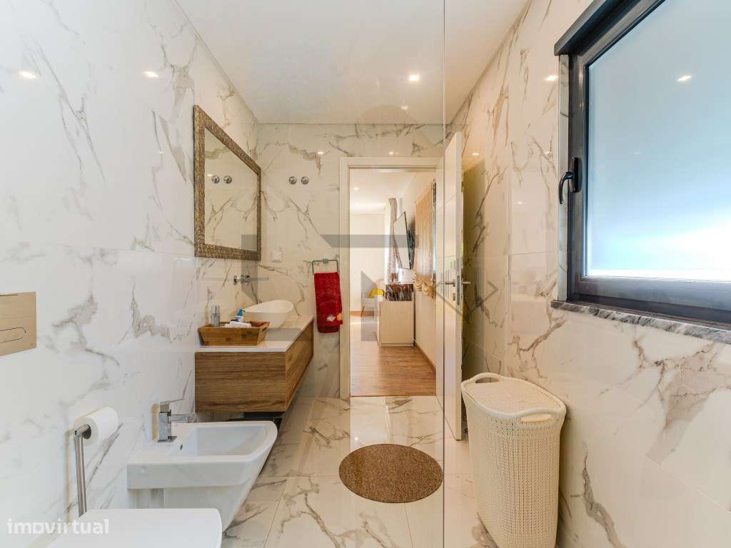 Fantástica Moradia T4 Moderna com Vista Mar, Jardim e Estacionament...-28