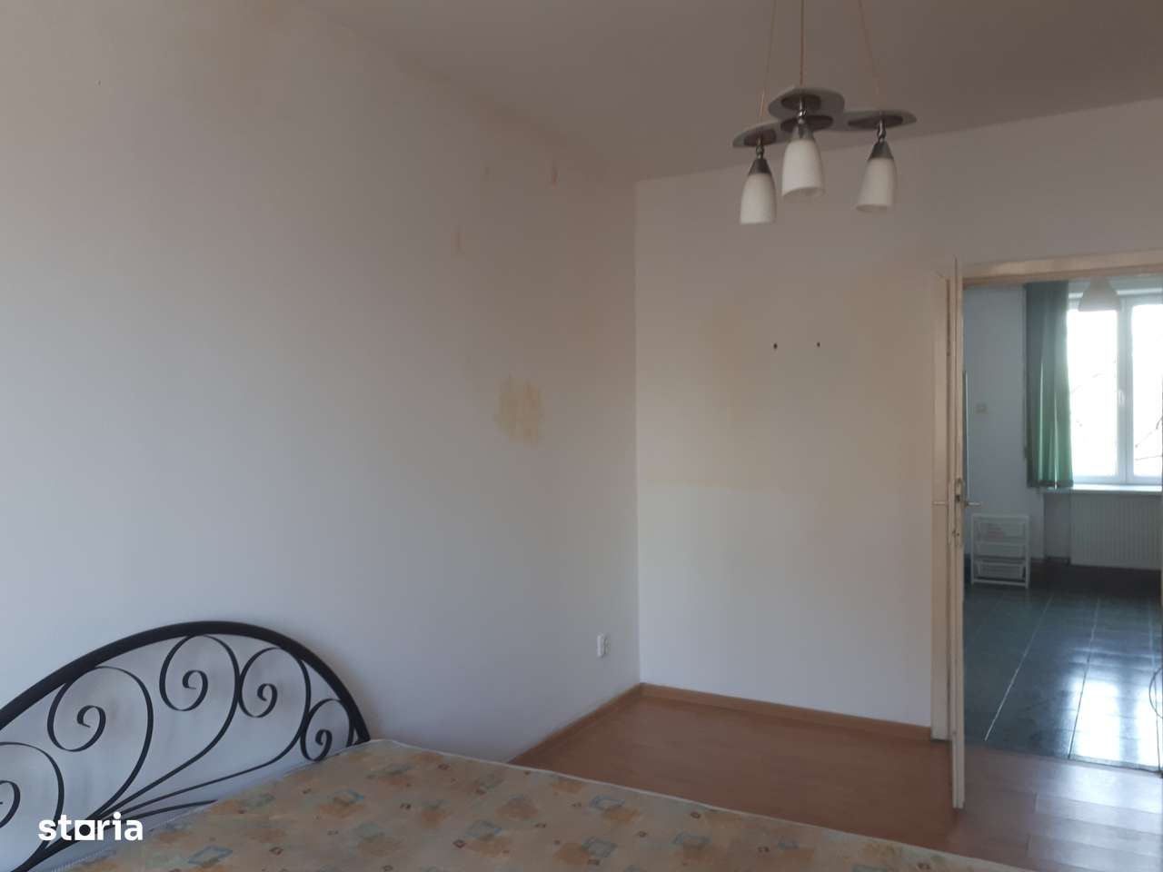 Apartament de 3 camere cu balcon și aer condiționat-8