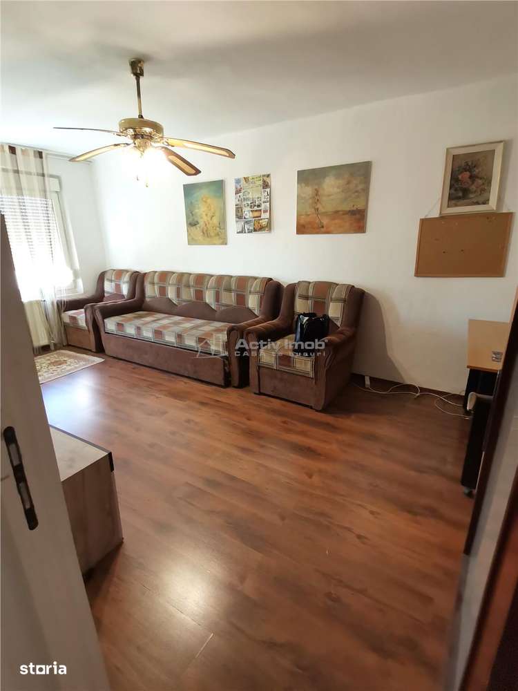Apartament 2 camere decomandat metrou Obor, an 1984
