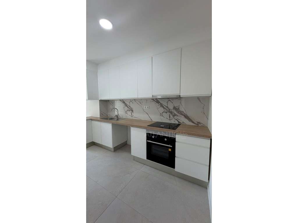 Apartamento T3 Queluz-0