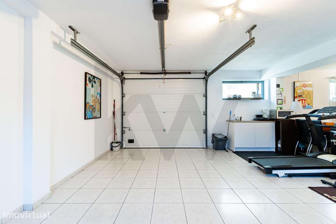 MORADIA EM BANDA T3-33