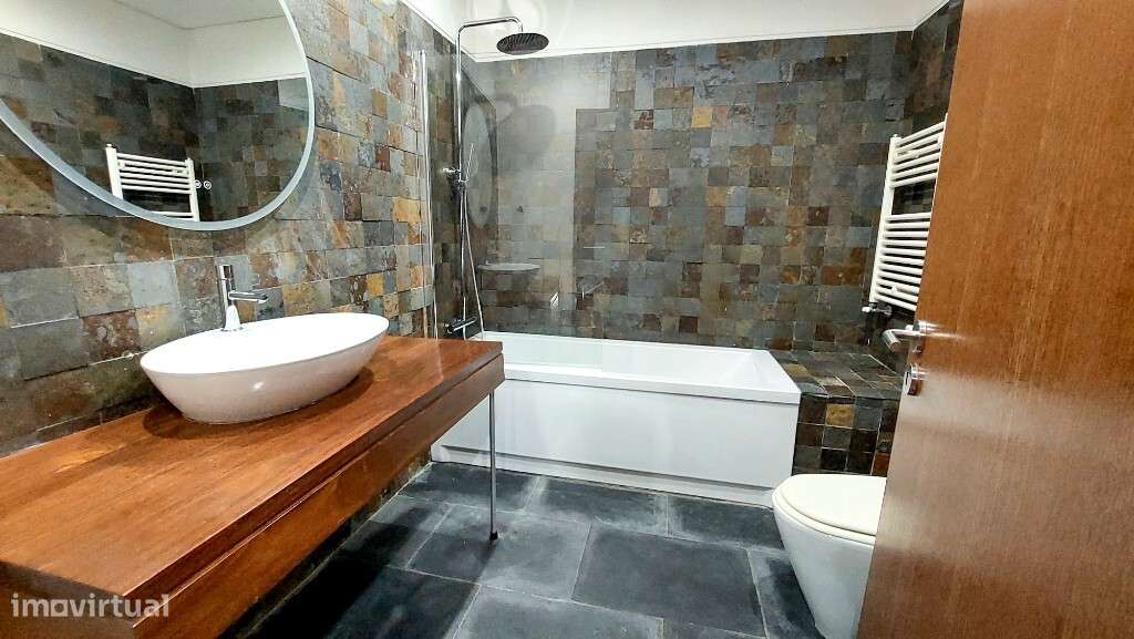 Moradia V4+1 em Banda com Piscina - Dume, Braga-19