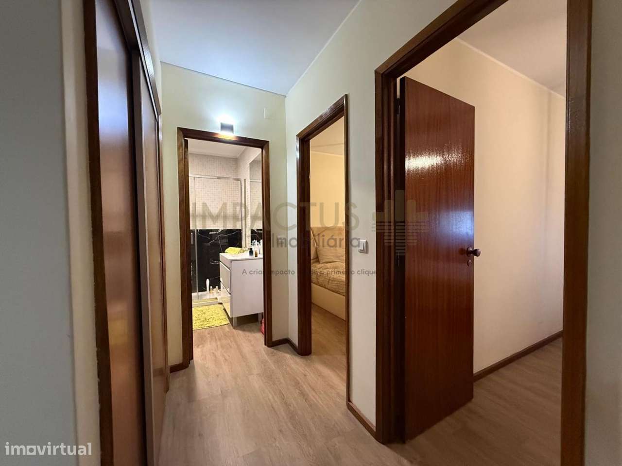 Apartamento T2 com garagem no centro-11