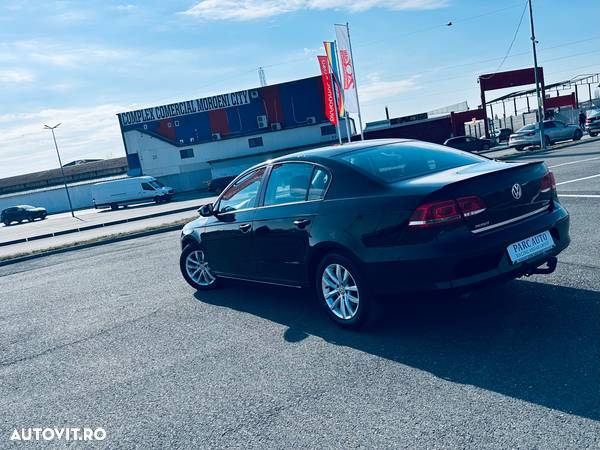 Volkswagen Passat 1.6 TDI BlueMotion Technology Comfortline - 8