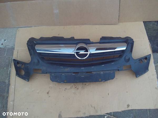 GRILL ATRAPA OPEL CORSA D - 1