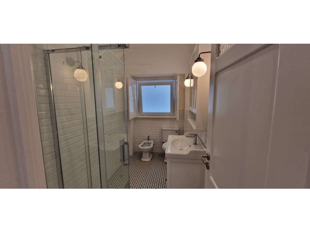 Apartamento T3+1 RENOVADO no centro-20