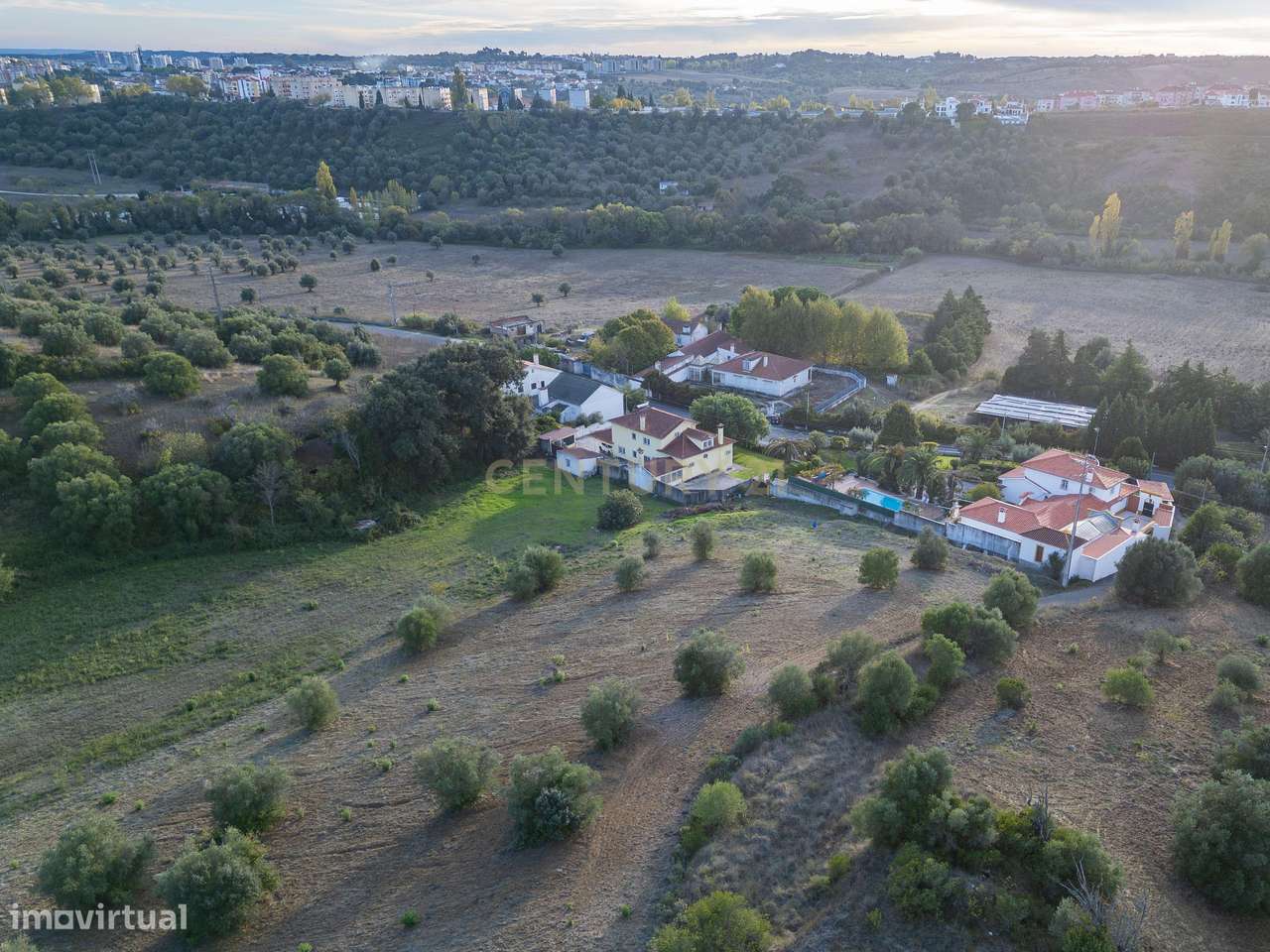 Refúgio com terreno a 1 hora de Lisboa em Torres Novas - espaço, priva - Grande imagem: 2/60