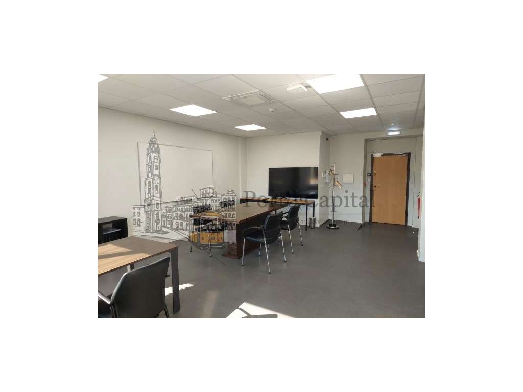 EXCELENTE ESCRITÓRIO PARA ARRENDAR JUNTO À BOAVISTA - Grande imagem: 2/20