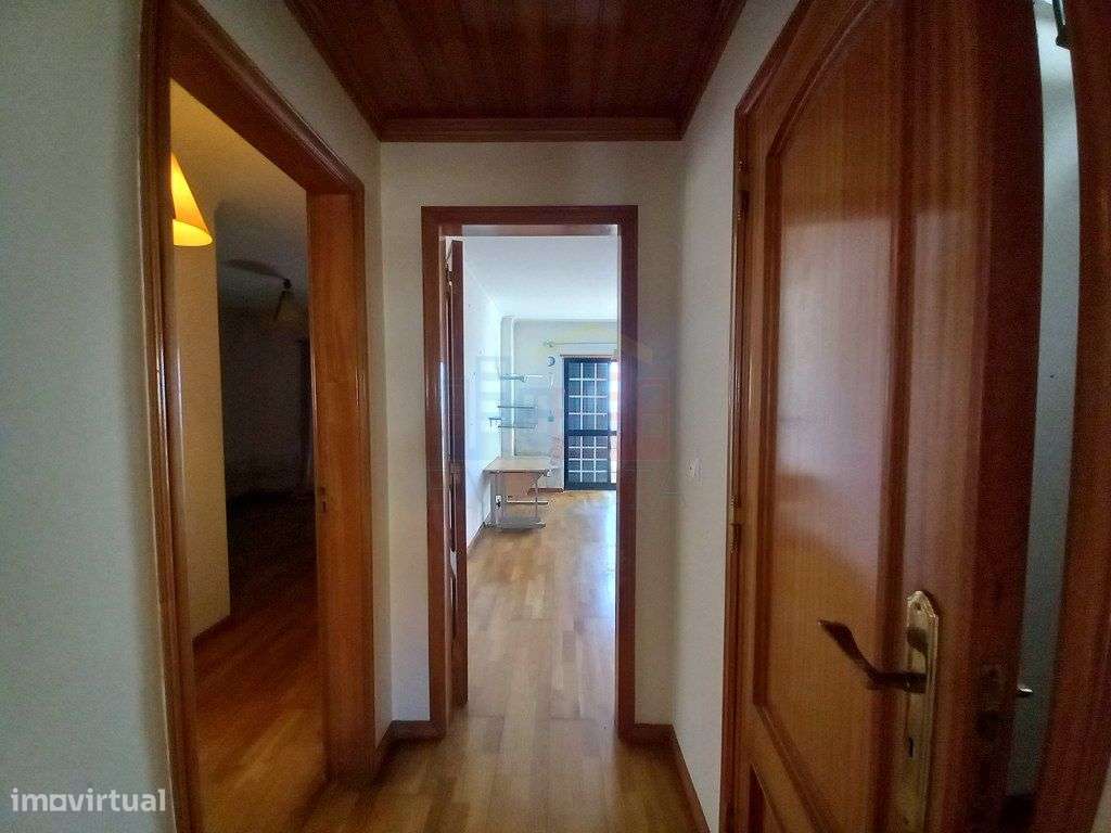 Vivenda T5 com Vista Mar em Ribamar-13